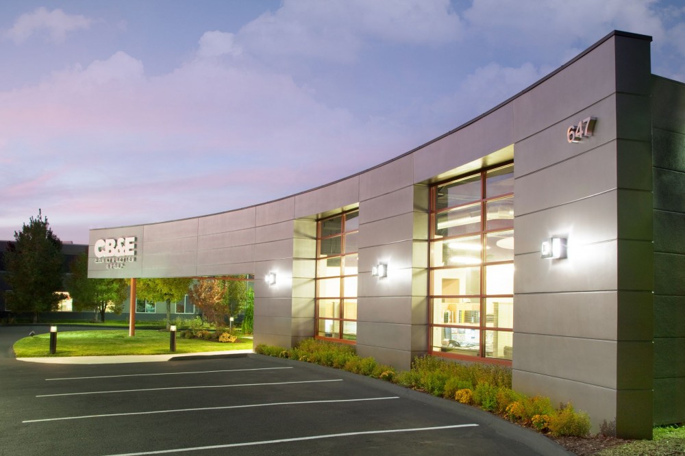 In this project a single-source system with a metallic finish was used.