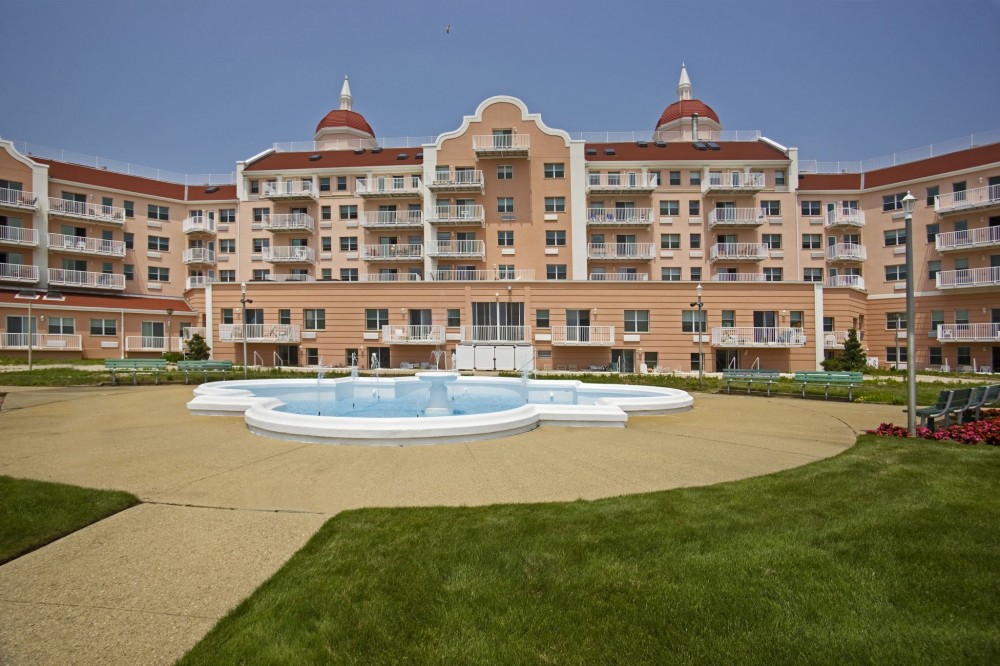 The aging Lido Beach Towers (Long Island, NY) were retrofi tted with an exterior insulation fi nish system (EIFS), resulting in a more than 30 percent energy saving.