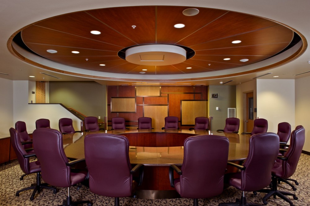 Expanding Montana’s largest hospital, Benefis Healthcare Heart Institute, this Women’s and Children’s Patient Tower was designed by CTA Architects and L’Heureux Page Werner with elements taken from the natural environment, including real wood ceilings. The ceiling manufacturer worked closely with Sletten Construction and Just Rite Acoustics to bring this vision to life. Connecting the extensive campus, the serpentine concourse’s curved ceiling rely on snap-in panels that incorporate perforations and special backing materials, contributing to the quiet, soothing, healing atmosphere.