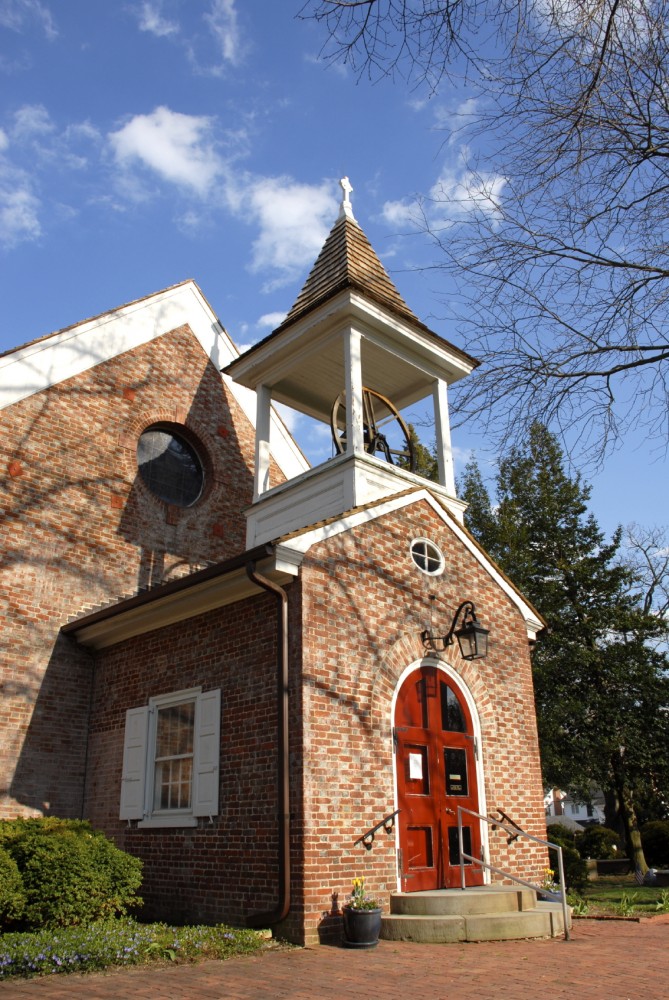 This church was built with masonry cavity walls and brick veneer. An important factor for determining such a wall’s energy effi ciency is the envelope’s design, specifi cations, and the materials making up the assembly.