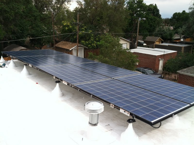 An average solar panel and support system typically adds a minimum of 14.6 to 19.5 kg/m2 (3 to 4 lb/sf) to the existing roof. Photo courtesy GAF