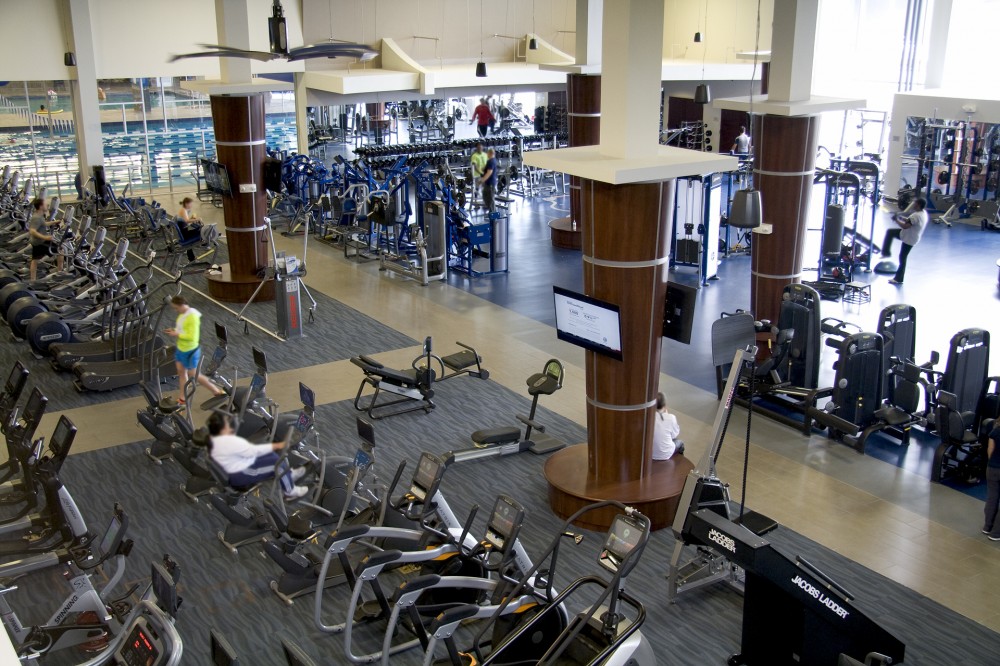 In New Jersey, the Hackensack University Medical Center’s (HUMC’s) Fitness and Wellness Center depends on its dehumidifi er to keep glass shared by the aerobics and aquatic areas free of condensation.