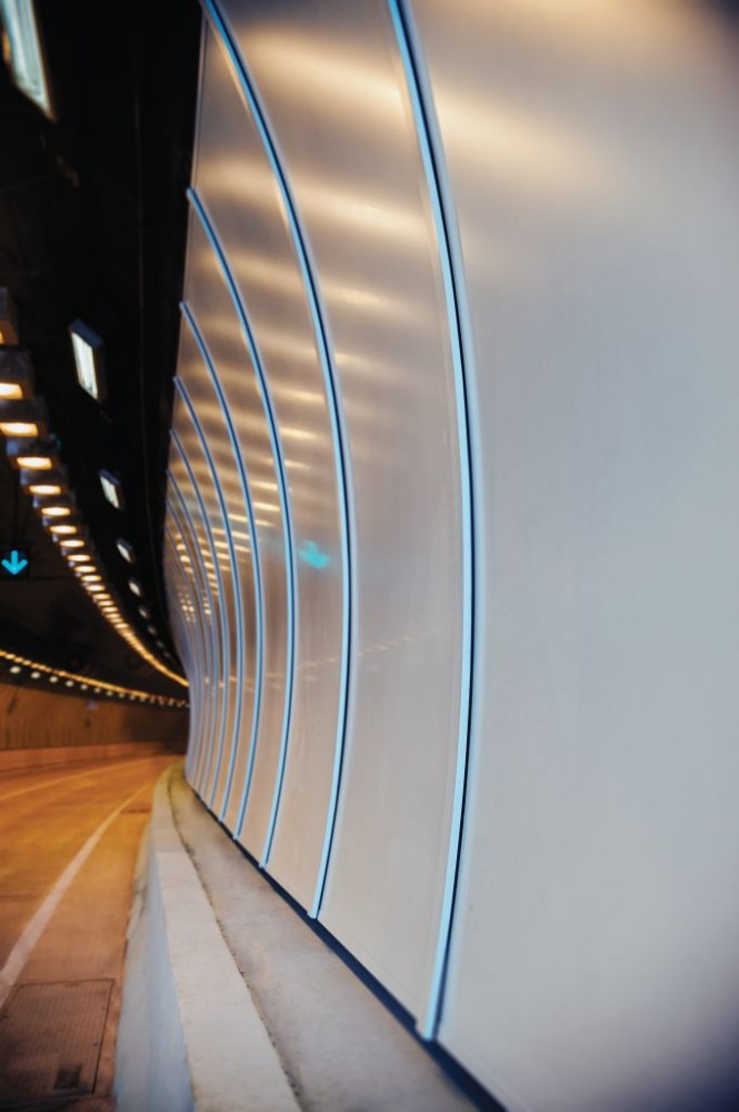 This is a typical curved wall section in the Port of Miami Tunnel project. Each curved wall slopes up/down and curves in and out in. Photos courtesy Mohawk Construction and Metalwërks