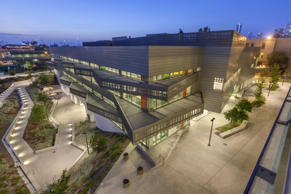 The Los Angeles Trade Technical College (LATTC) increased the usable space of its Learning Resource Center from 7600 to 9290 m2 (81,807 to 100,000 sf) during a recent renovation.