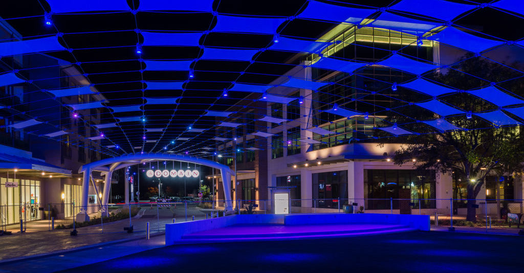 A recently completed renovation to upscale mall in Austin, Texas now features a polytetrafluoroethylene (PTFE) membrane. The unique structure offers shade for customers and creates an area designed for live music performances, festivals, markets, and holiday activities. Photos courtesy Birdair