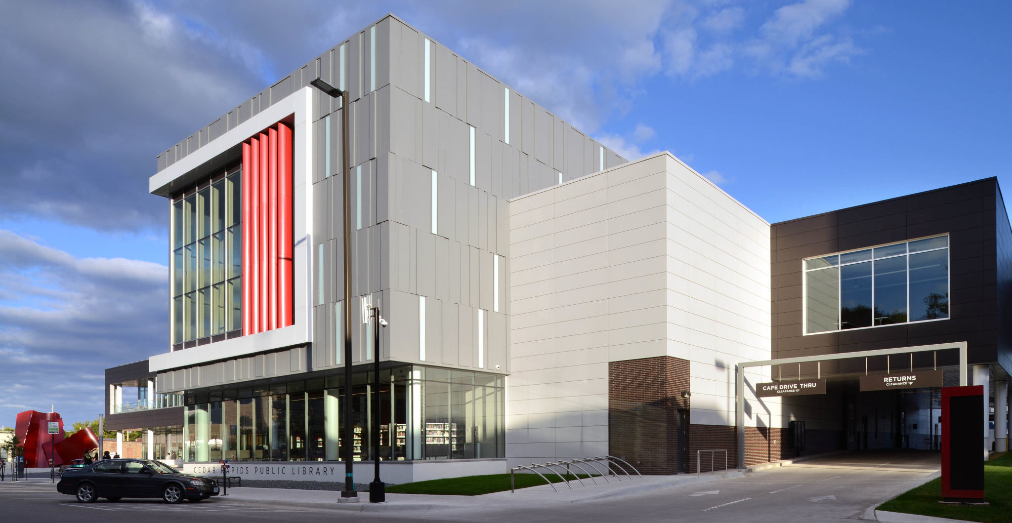 Aluminum composite material (ACM) panels with a zinc patina finish line the façade of the Cedar Rapids Public Library. Photos courtesy Alcoa Architectural Products