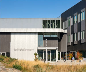 Oregon university facility boasts modern design with new roofing and cladding