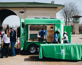 EcoPod pop-up educates Windy City on its air quality and climate impact 