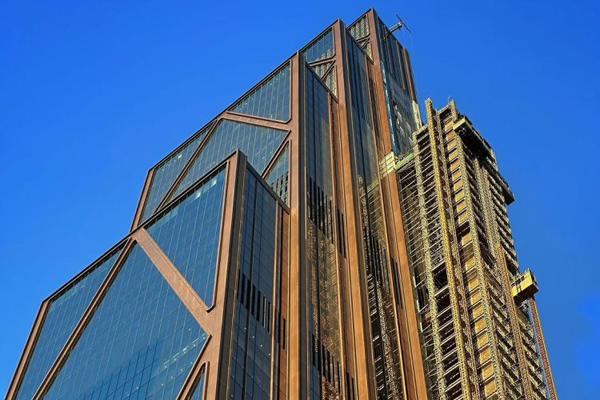 Bold new tower rises in Midtown NYC