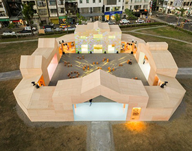 A wooden welcome: Pavilion celebrates city’s birth