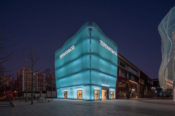 Exploring Tiffany and Co’s fluid glass landmark