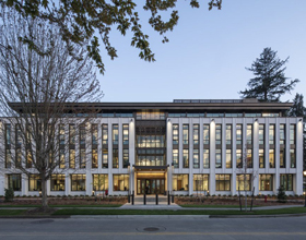 A civic workplace where the past meets the present