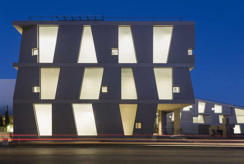 Designed by Steven Holl Architects, Glassell School of Art features three dozen studios, lit with natural light. Photos by Richard Barnes