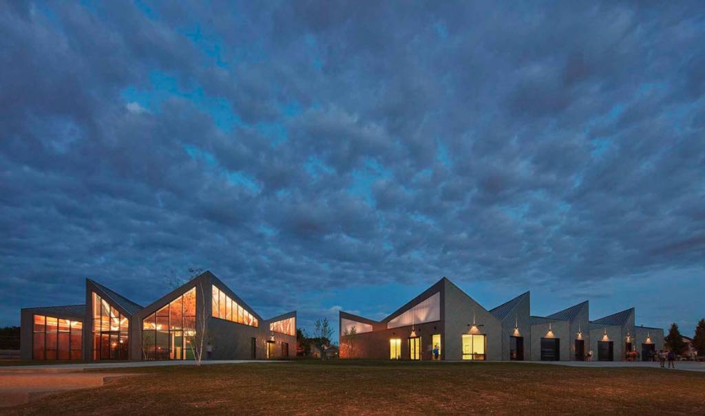 Both the roof and façade applications of Eleanor Boathouse incorporate architectural zinc cladding. Photos © Tom Harris. Photos courtesy Studio Gang/RHEINZINK America