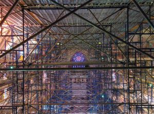 The interface between new interventions and the cathedral’s historic elements required a series of carefully considered design decisions about alignments, priorities, and the preservation of the existing architecture, among other factors. Photo © Whitney Cox