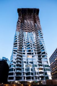 Studio Gang’s twisting tower, Mira, in San Francisco, California, has topped off. Photo © Jason O’Rear, courtesy Studio Gang Twitter