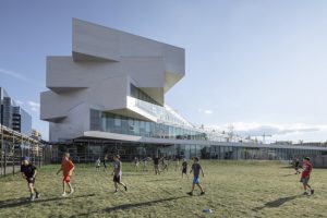 Bjarke Ingels Group’s (BIG’s) first U.S. public school encourages indoor-outdoor learning in Arlington, Virginia. Image © Laurian Ghinitoiu