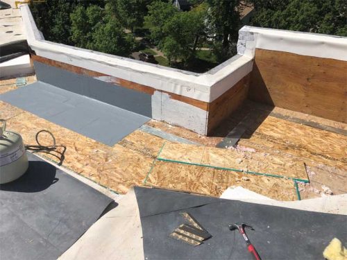 Figure 9: Roof vapor/air barrier at roof perimeter.