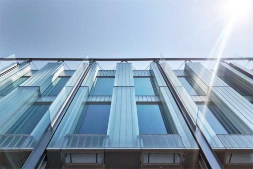 This building at New York City’s South Street Seaport Pier 17 is along an important migratory bird route—the Atlantic Flyway. The state recently adopted legislation requiring bird-friendly glass on new construction and major renovations. Photo courtesy Bendheim