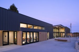 Skylight systems expand Spring Hill School's (Petaluma, California) learning spaces beyond the building's walls, making the most of the fresh air and sunshine.