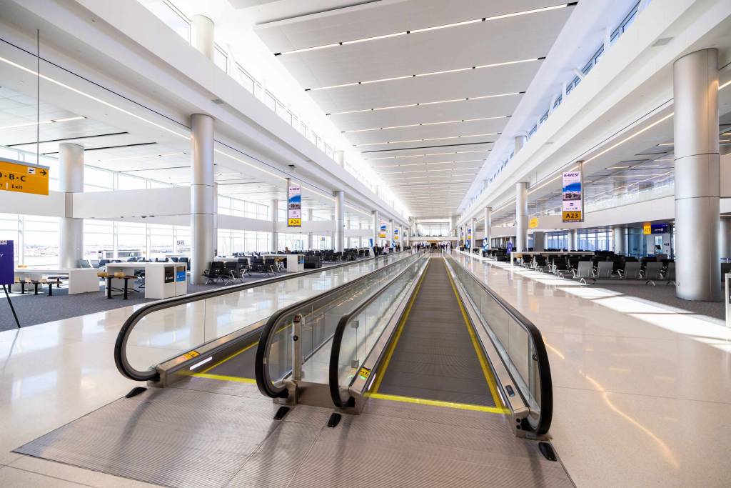 U S s Largest Airport Builds New Concourse To Help Achieve Mighty 100M 